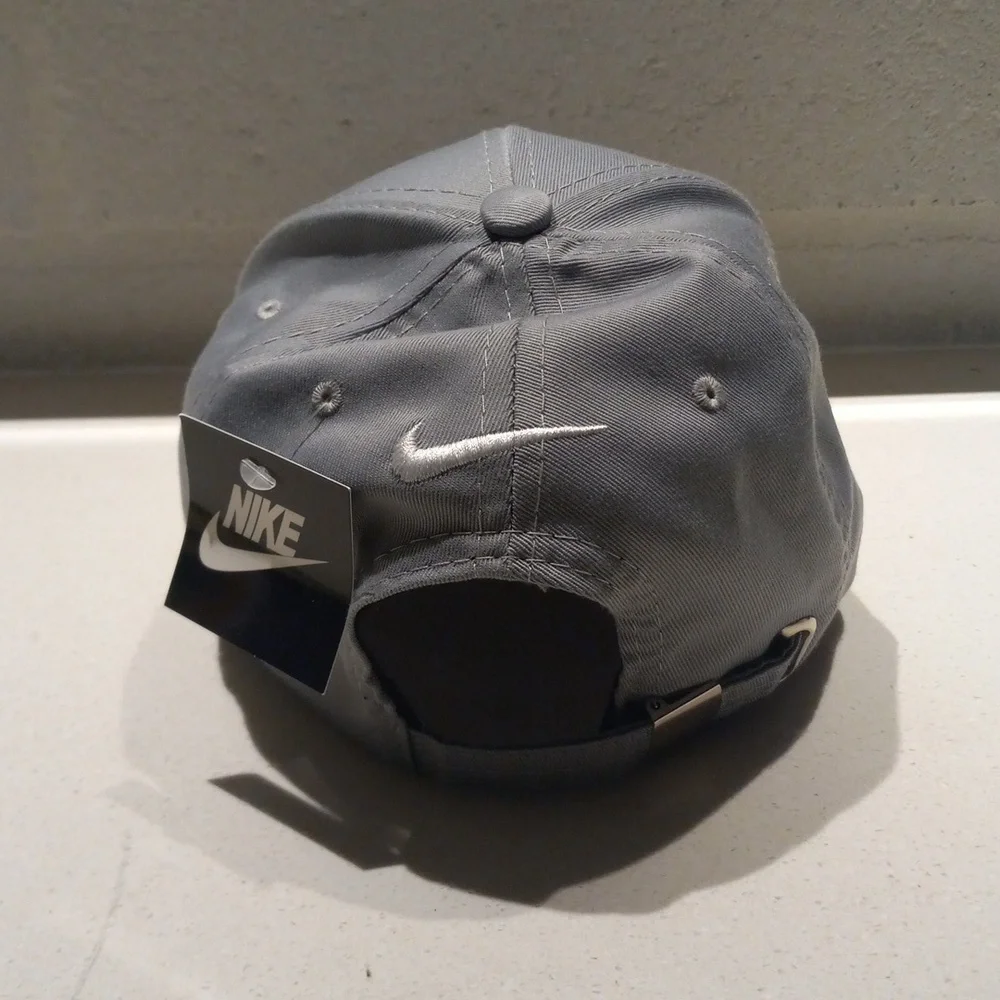 Nike hat 🧢 - Picture 4 of 5